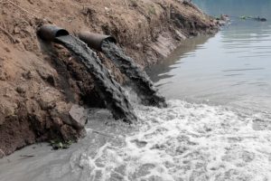 agua contaminada